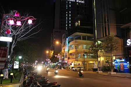 バクダン通りの夜景