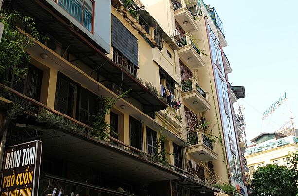 クリーム色の建物がベトナムには多いです