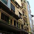 クリーム色の建物がベトナムには多いです