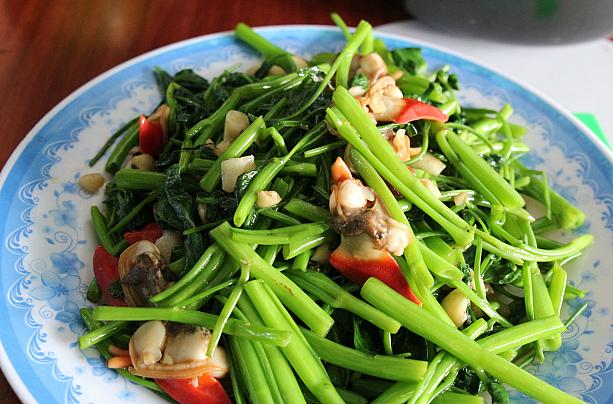 日本だと高い空芯菜もベトナムでは安いい