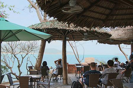 海の見える絶景オープンカフェ