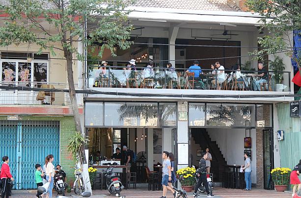 ベトナムと言えばオープンカフェではないでしょうか