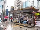 地下鉄４号線ミョンドン（明洞・Myeong-dong・424）駅６番出口を出て、左に伸びるメインストリートを進みます。