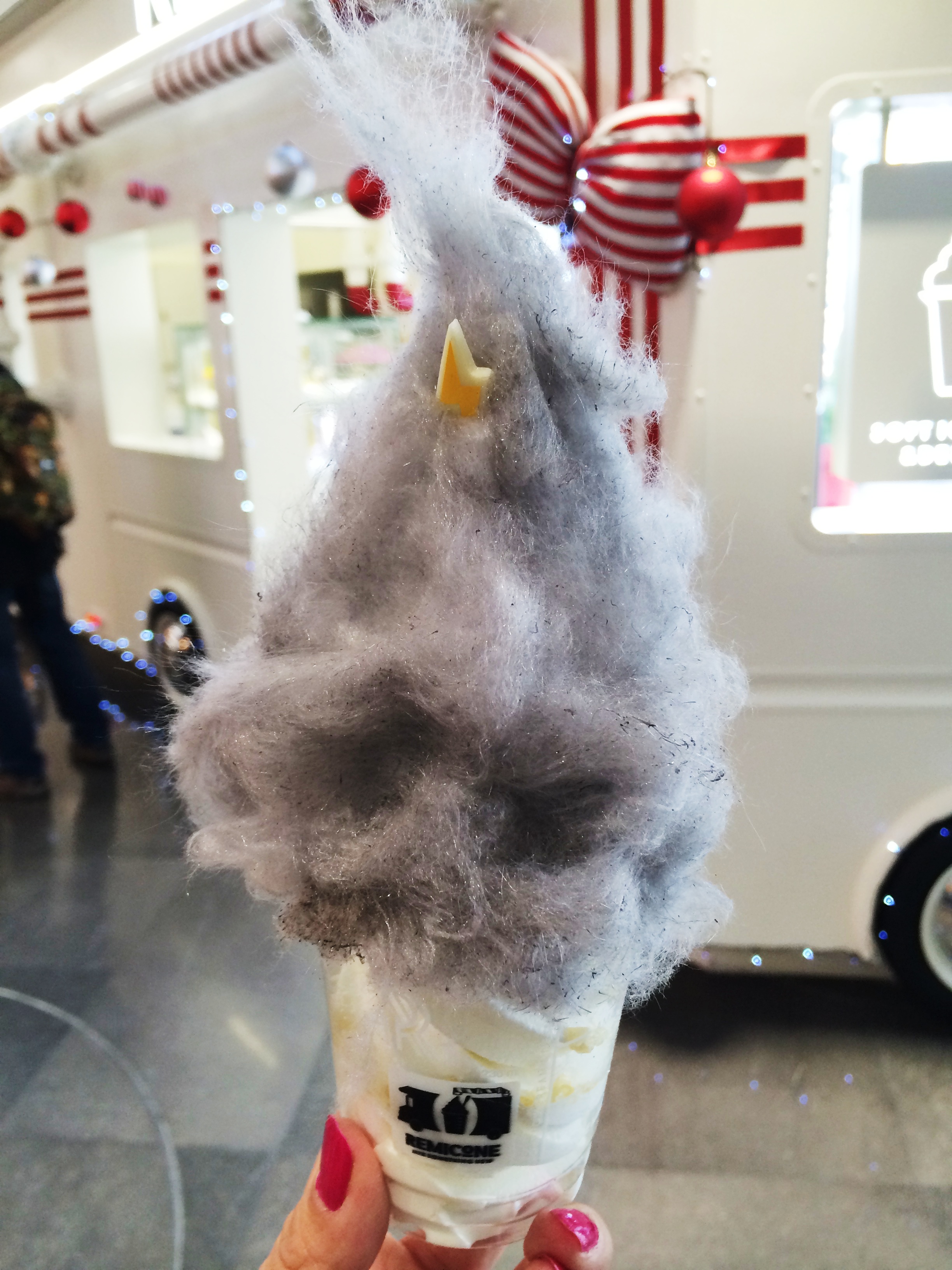 プチ流行 ただいま東大門でホットなスイーツ 綿菓子 ソフトクリーム パチパチとは ソウルナビ