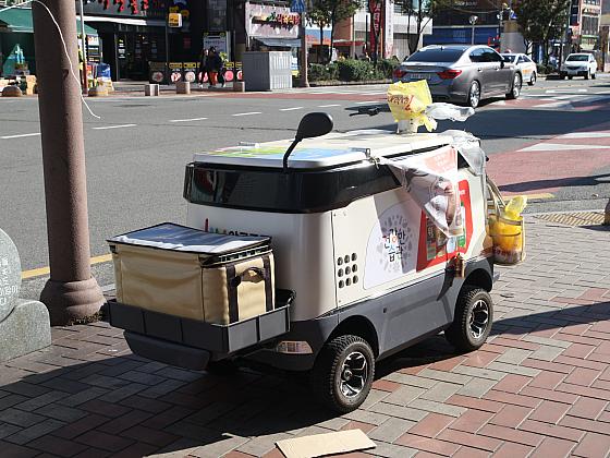 プチ街角 電動カーで販売しているヤクルト プサンナビ