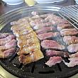 少し蒸し暑い釜山、風通しのいいレストランで焼肉はいかが？
