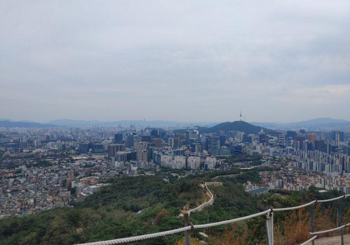 この時期、ソウルは登山の季節！！こちらは仁王山からのソウル景色