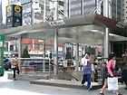 地下鉄４号線ミョンドン（明洞・Myeong-dong･424）駅６番出口をでて左へ。
