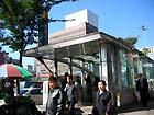 下鉄７号線ノニョン（論峴・Nonhyeon・732）駅２番出口を出て、道なりにま〜っすぐ歩いていきます。５００ｍほど行くと、 