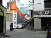 ３．一つ目の十字路を越えて、⇒