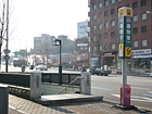 地下鉄２・５号線チュンジョンノ（忠正路）駅９番出口を出て、