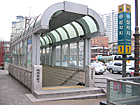 １．地下鉄４・６号線サムガクチ（三角地・Samgakji・428/628）駅１番出口を出て