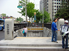 地下鉄３号線キョンボックン（景福宮・Gyeongbokgung・327）駅７番出口を出て