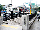 地下鉄６号線イテウォン 梨泰院・Itaewon）駅２番出口をでて、
