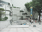 地下鉄１・４号線ソウリョッ（ソウル駅・Seoul Station・133/426）駅１１番出口を出て、そのまま道なりに右に行きます。