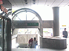 地下鉄２号線ウルチロイック（乙支路入口・Euljiro 1(il)-ga・202）駅５番出口と６番出口の間にある出口を出て