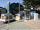 地下鉄２・４・５号線トンデムンヨクサムナコンウォン＜東大門歴史文化公園・Dongdaemun History&Culture Park・205/422/536（旧トンデムンウンドンジャン、東大門運動場）＞駅５番出口を出て右へ道に沿って進む。