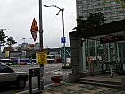 地下鉄９号線トゥンチョン（登村・Deumgchon・909）駅６番出口を出て約９０ｍ直進し、