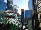 地下鉄２号線・新盆唐線・カンナム（江南・Gangnam・222/D07）駅11番出口を出て、