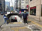 地下鉄４号線ミョンドン（明洞・Myeong-dong・424）駅１０番出口を出て、すぐ反対方向に進みます。