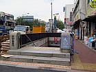 地下鉄３号線ウルチロサムガ（乙支路３街・Euljiro3(sam)-ga・203/330）駅４番出口を出て、