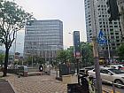 地下鉄２号線チュンドン（中洞・Jung-dong・202）駅7番出口を出て、