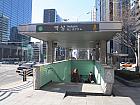 地下鉄２号線ヨクサム（駅三・yoksam・221）駅８番出口を出て、そのまま直進し