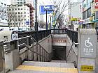 地下鉄１・６号線トンミョアッ（東廟前・Dongmyo・127/636）駅５番出口を出て