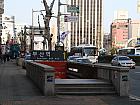 地下鉄１号線プサンヨク（釜山駅）１番出口を出てまっすぐ進み、
