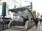 地下鉄４号線ミョンドン（明洞・Myeong-dong・424）駅４番出口を出て、