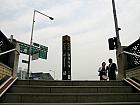 1.地下鉄５号線クァンナル（Gwangnaru・546）駅2番出口を出て、
