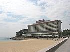 この際、ビーチの端にはウェスティン朝鮮ホテルが見えます。そのホテルを目指して歩きます。
