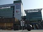 地下鉄１号線チョンニャンニ（清涼里・Cheongnyangni・124）駅４番出口を出るとすぐあります。