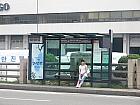 大韓航空貨物庁舎（デハンハンゴンファムルチョサ）停留所で下車。