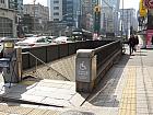地下鉄４号線ミョンドン（明洞・Myeong-dong・424）駅１０番出口から出て、すぐ反対方向に進み、