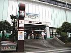 地下鉄１号線プサンデ（釜山大・Busan Univ.）駅３番出口方面へ向かうとお店があります。