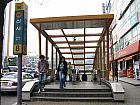 地下鉄３号線シンサ（新沙・sinsa・337）駅８番出口を出て、そのまま大通りの歩道に沿って直進します。
