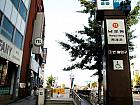 地下鉄１号線ナンポ（南浦）駅１番出口から地上に上がります。