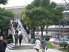 歩道橋を渡ってそのまま淮海中路を直進します。