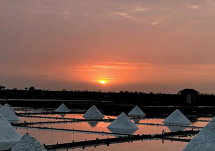 塩田 塩田、天日塩田の風景（Landscape of Salt Field, Salt Farm）の写真