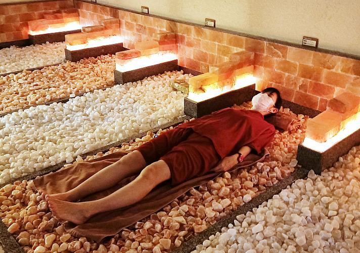 岩盤浴 台湾で日本気分】全天候型☆大人のリフレッシュ・アミューズメント「福