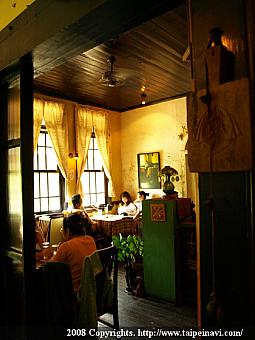 窄門咖啡館（台南市）