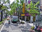 東に向かい中山北路も越えます。